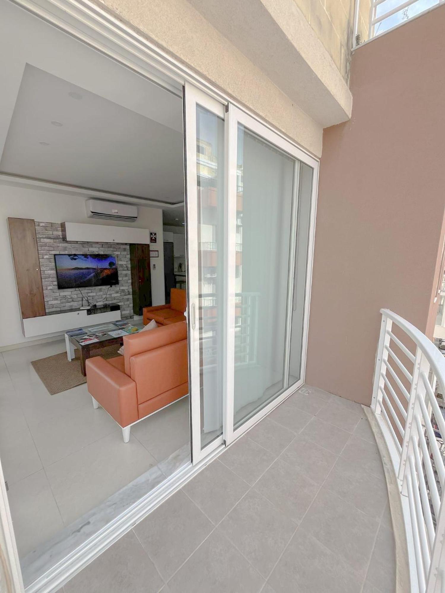 Apartament In Ta' Xbiex 3Br- 3 Min Yatch Marina Msida Bagian luar foto