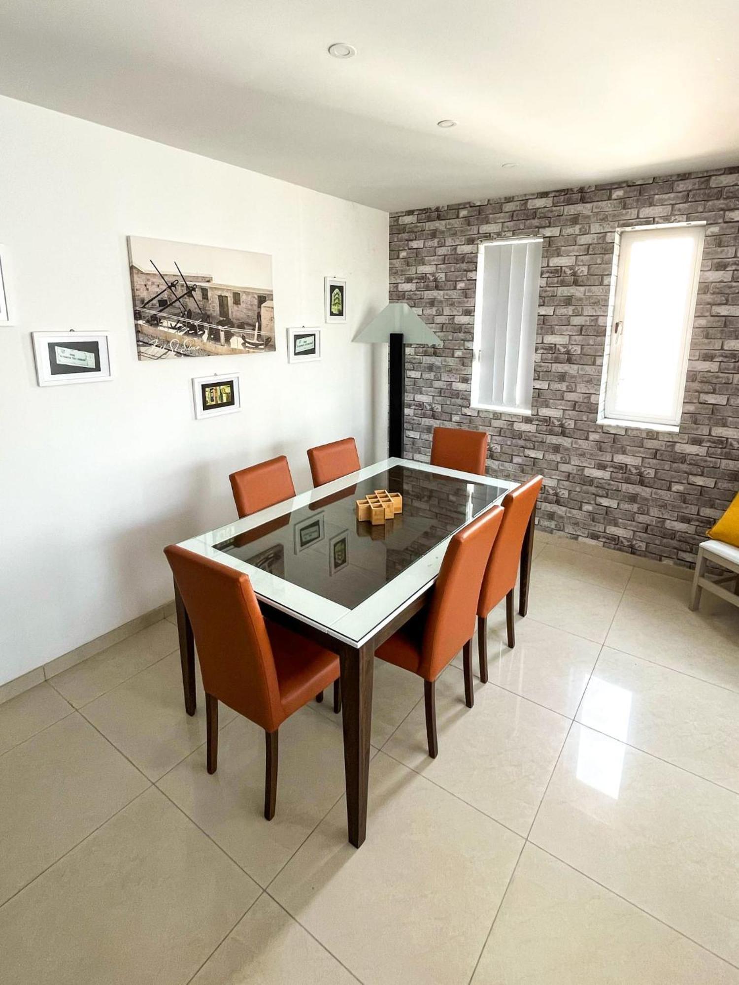 Apartament In Ta' Xbiex 3Br- 3 Min Yatch Marina Msida Bagian luar foto